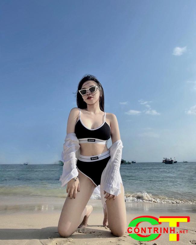 Ảnh chụp Nguyễn Gia Hân mặc bikini cực sexy